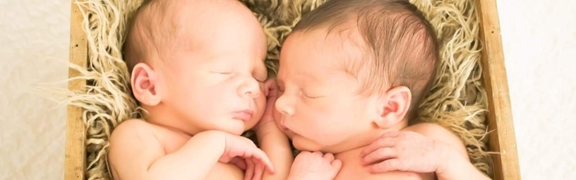 Two generations, one midwife Two generations, one midwife