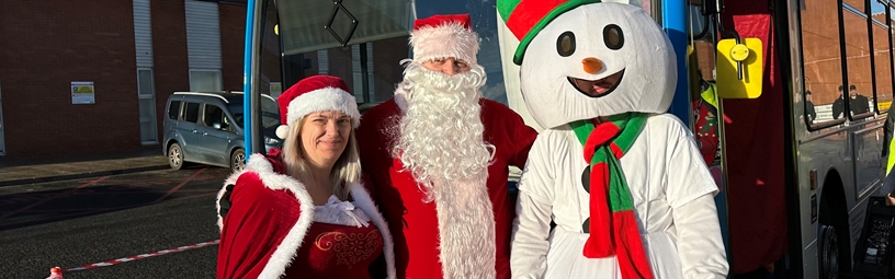 Santa visits Arrowe Park Hospital on grotto bus Santa visits Arrowe Park Hospital on grotto bus