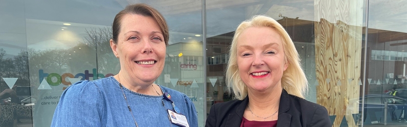 A midwife at Wirral University Teaching Hospital has received a national award for outstanding leadership in safeguarding A midwife at Wirral University Teaching Hospital has received a national award for outstanding leadership in safeguarding