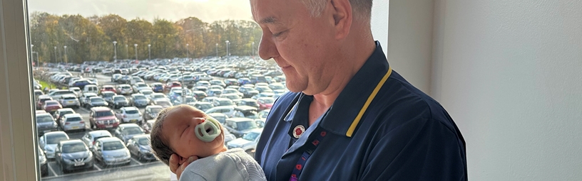 International Men's Day Spotlight: Dave Farmer's Impact as a Male Midwife International Men's Day Spotlight: Dave Farmer's Impact as a Male Midwife